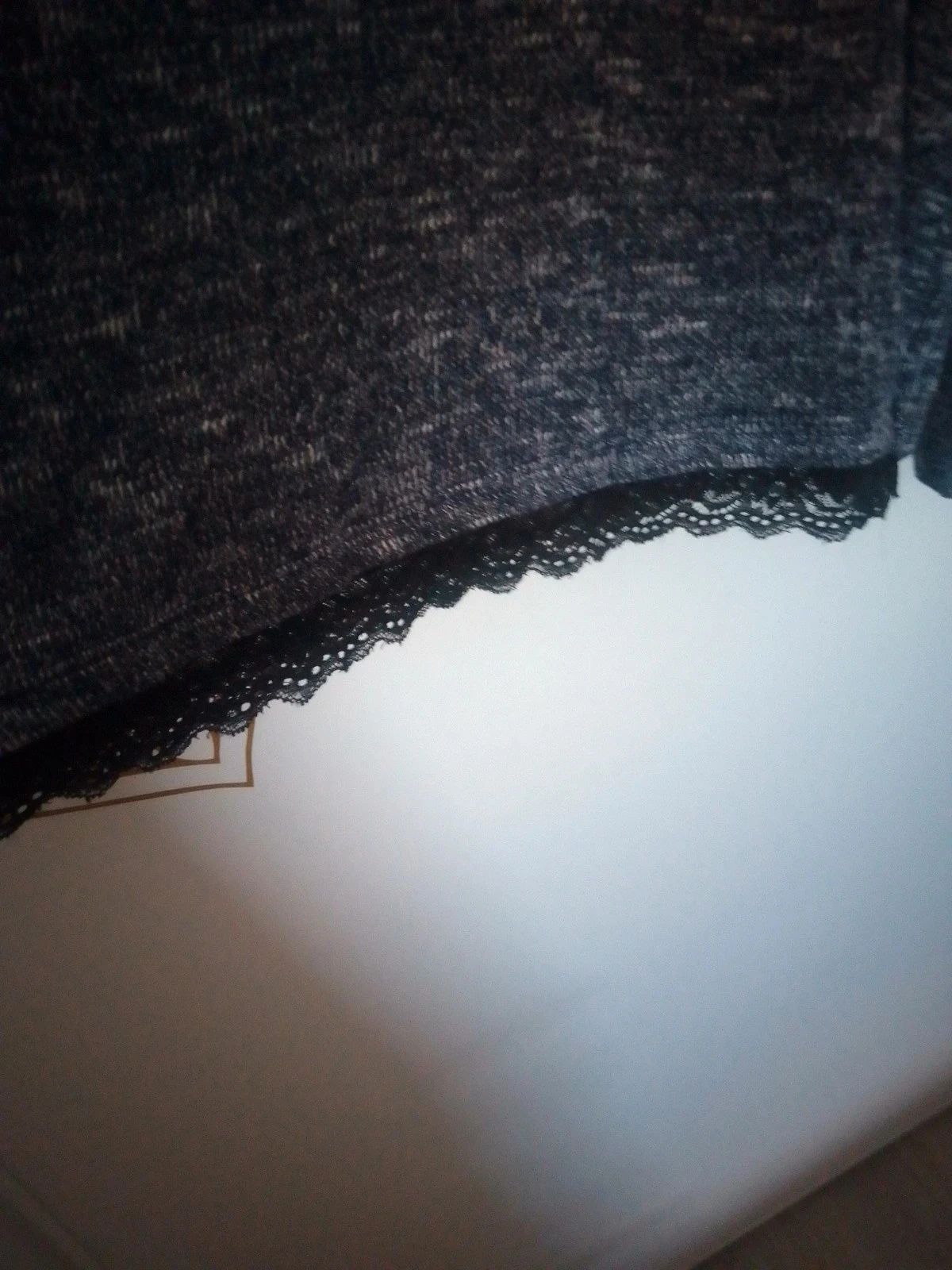 Petit pull avec dentelle – photo 3